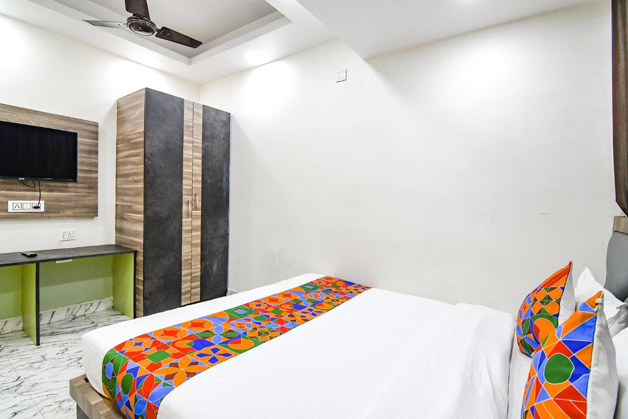 Fabexpress Sr Royale - Nr Sealdah Station 호텔 콜카타 외부 사진