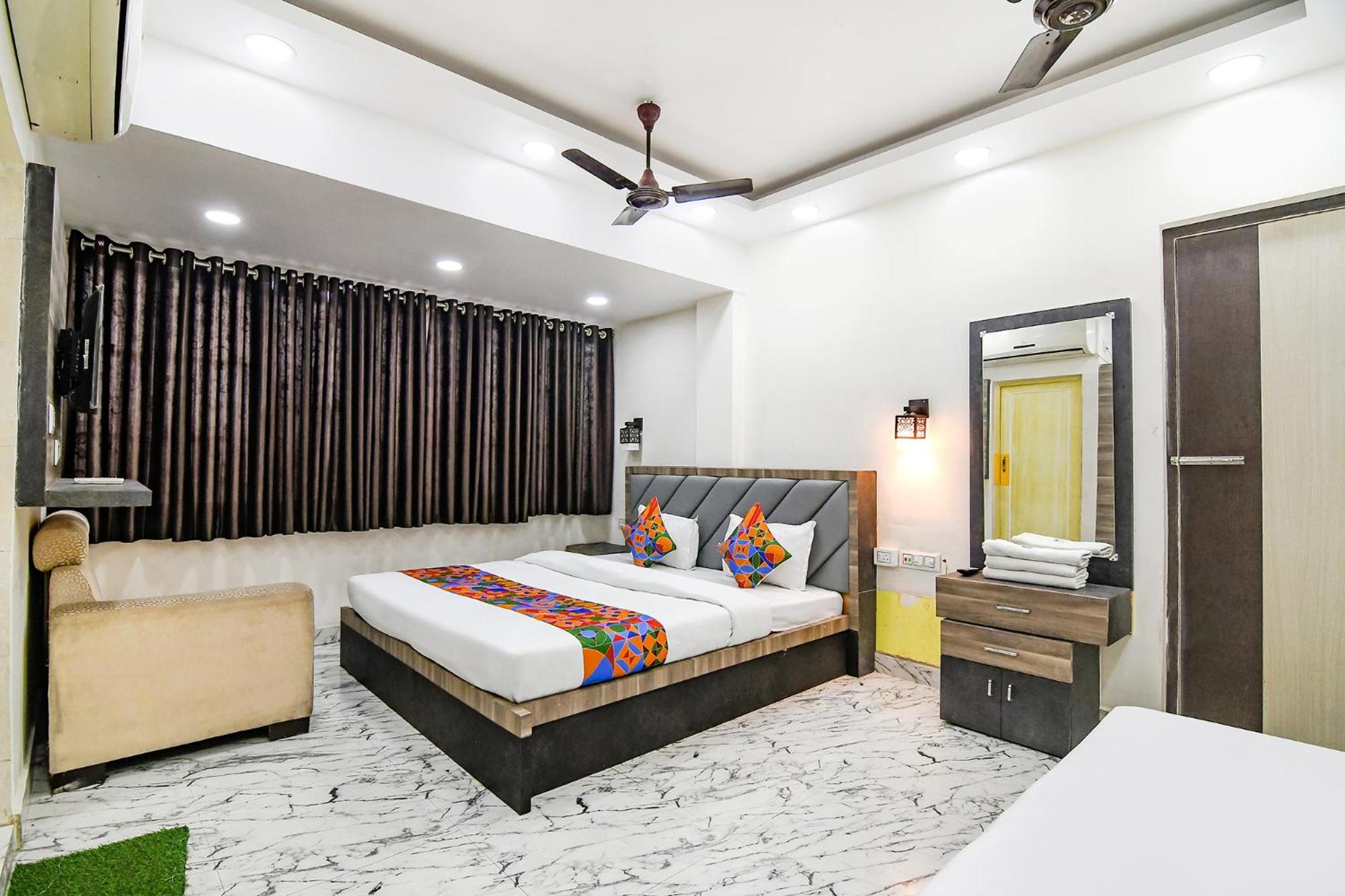 Fabexpress Sr Royale - Nr Sealdah Station 호텔 콜카타 외부 사진