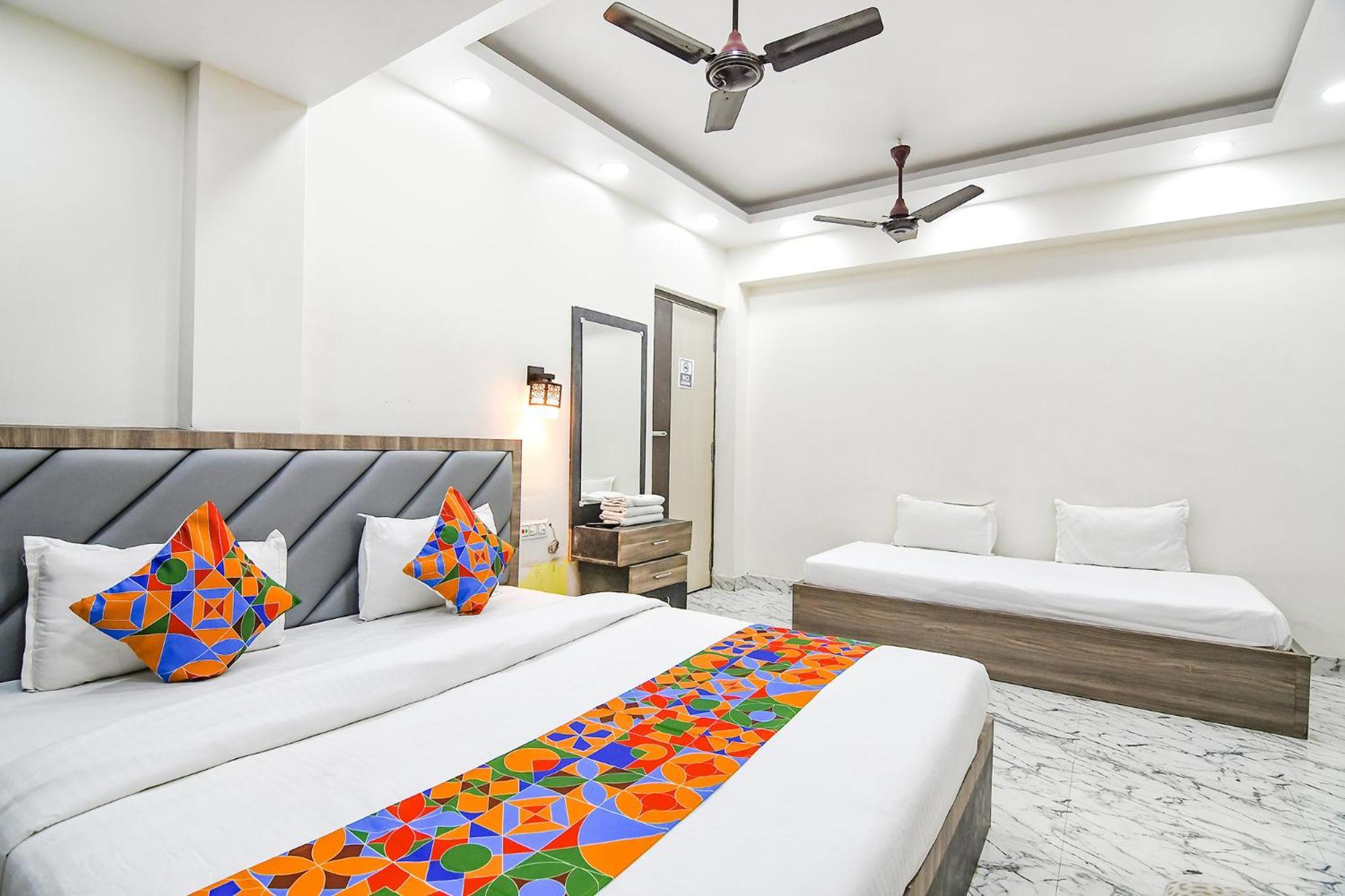 Fabexpress Sr Royale - Nr Sealdah Station 호텔 콜카타 외부 사진